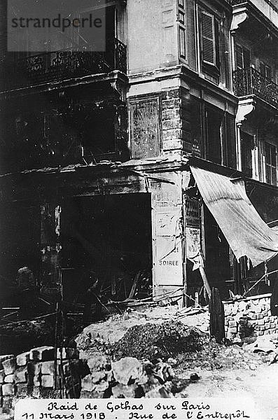 Schäden nach einem Angriff durch deutsche Gotha-Bomber  Paris  11. März 1918. Künstler: Unbekannt