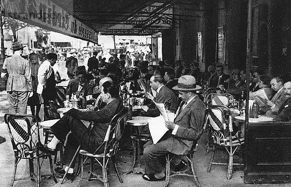 Menschen in einem Straßencafé  Paris  1931  Künstler: Ernest Flammarion