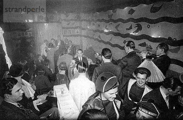 Eine Taverne am Montparnasse  Paris  1931 Künstler: Ernest Flammarion