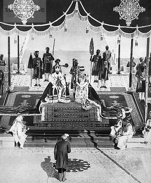 Der Nizam von Hyderabad erweist dem Delhi Durbar seine Ehrerbietung  1911  (1935). Künstler: Unbekannt
