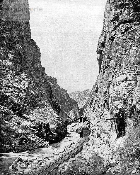 Royal Gorge  Colorado  USA  1893.Künstler: John L. Stoddard
