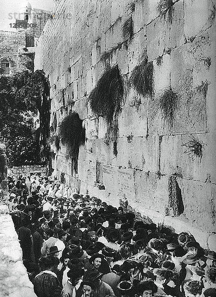 Westmauer auf dem Tempelberg  Jerusalem  1937. Künstler: Martin Hurlimann