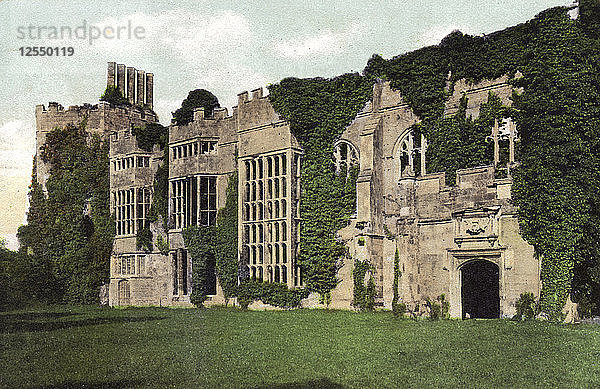 Cowdray Castle  Midhurst  West Sussex  ca. 1900-1920er Jahre. Künstler: Unbekannt