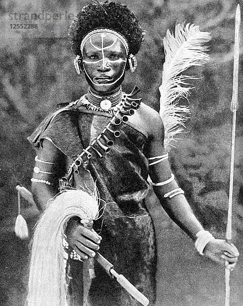 Ein Kikuyu-Krieger  Kenia  1936  Künstler: Martin Johnson