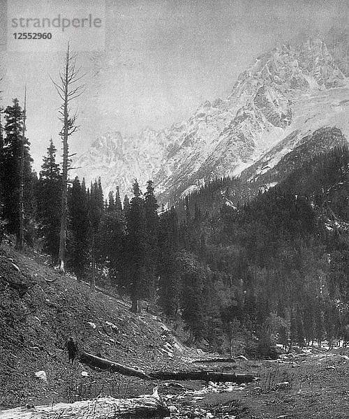 Gletscher im Sindh-Tal  Kaschmir  Indien  Anfang des 20. Jahrhunderts. Künstler: F. Bremner
