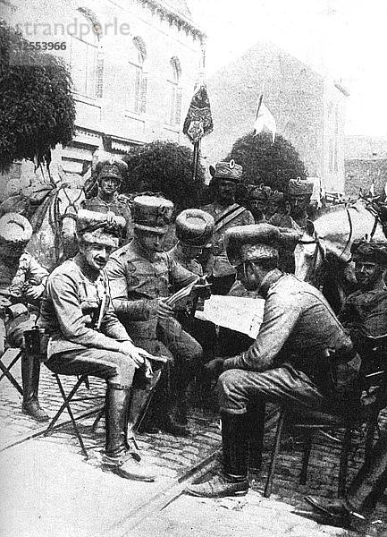 Offiziere der Husaren  Chaussee de Louvain  Brüssel  Erster Weltkrieg  1914. Künstler: Unbekannt