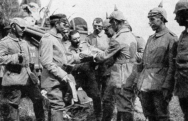 Deutsche Truppen bei der Mittagsverpflegung auf dem Weg nach Brüssel  Erster Weltkrieg  1914. Künstler: Unbekannt