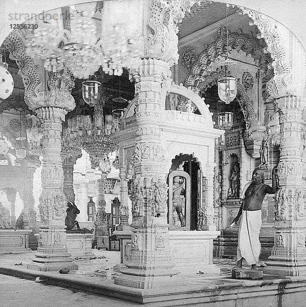 Innenraum des Babulnath-Tempels  Bombay  Indien  1901.Künstler: BW Kilburn