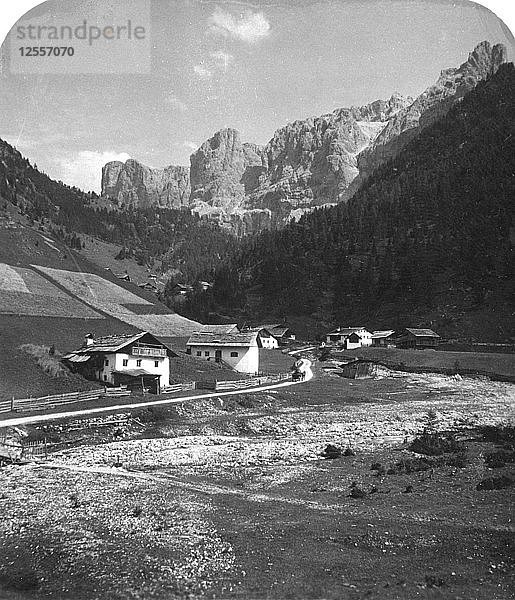 Ein Tal in Wolkenstein  Tirol  um 1900.Künstler: Wurthle & Söhne