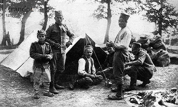 Serbische Soldaten beim Zelten  Erster Weltkrieg  1914. Künstler: Unbekannt