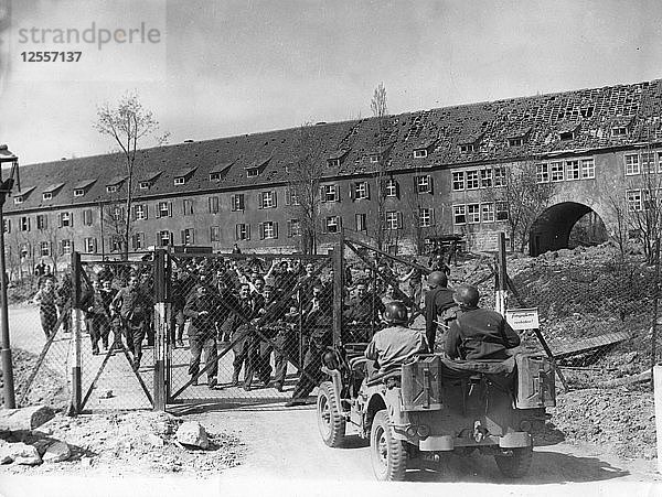 Kriegsgefangenenlager  Kitzingen  Bayern  April 1945. Künstler: Unbekannt