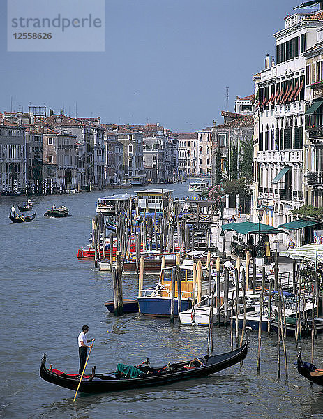 Canal Grande von der Rialto-Brücke aus  Venedig  Italien.