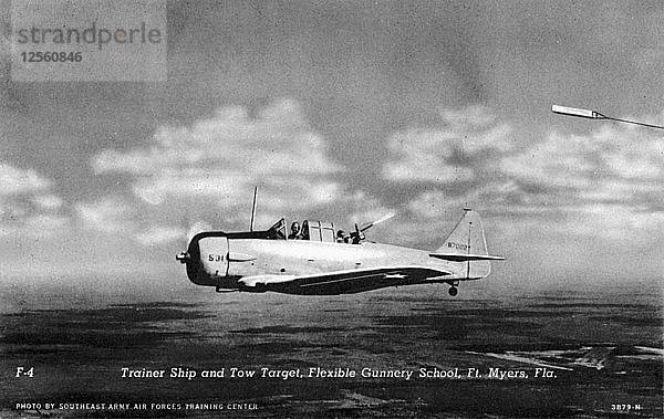 Heckschütze beim Schießen auf ein Schleppziel  Flexible Gunnery School  Fort Myers  Florida  USA  1943. Künstler: Southeast Army Air Forces Training Center