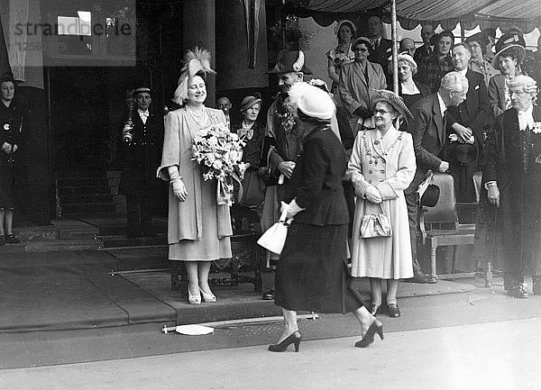 Der Besuch von Königin Elizabeth in Mansfield  Nottinghamshire  1950. Künstler: Unbekannt