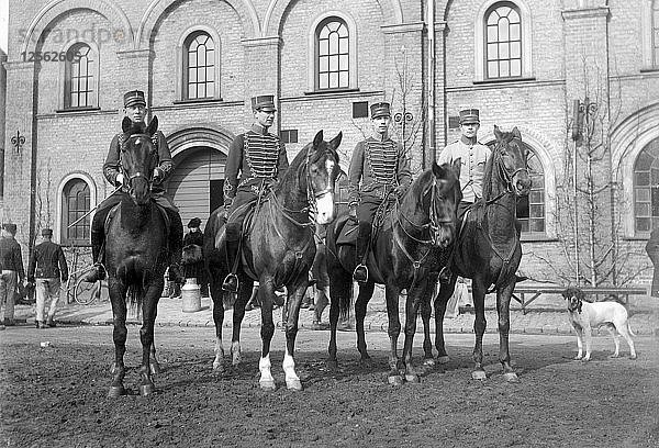 Kavalleristen vor dem Regimentslager  Landskrona  Schweden 1926. Künstler: Unbekannt