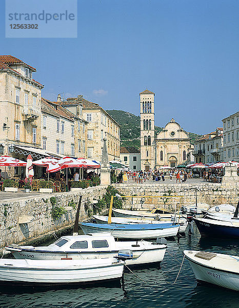 Hafen und Kathedrale  Hvar  Kroatien.