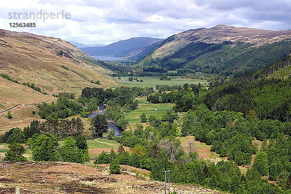 Das Tal über Loch Broom  Highland  Schottland.