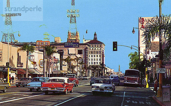 Blick nach Osten auf die Colorado Street  Pasadena  Kalifornien  USA  1965. Künstler: Unbekannt