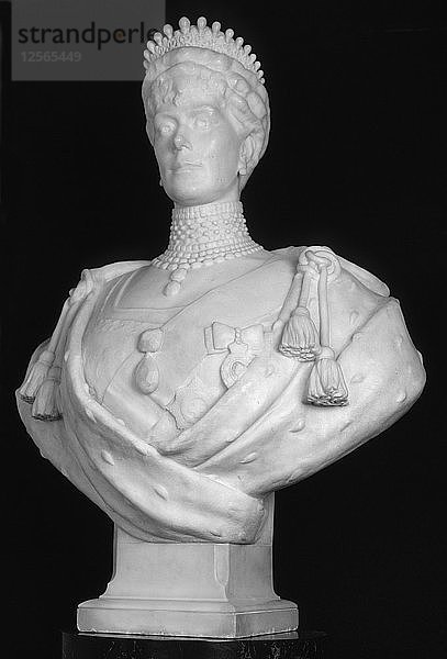 Büste von Königin Maria  Gemahlin von König Georg V.  1914. Künstler: George Frampton