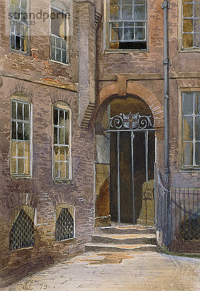 Blick auf ein Tor im Elm Court  Inner Temple  London  1879. Künstler: John Crowther