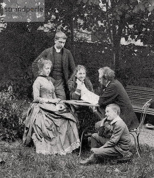 Gustave Eiffel  französischer Ingenieur  mit seiner Familie  1882. Künstler: Unbekannt