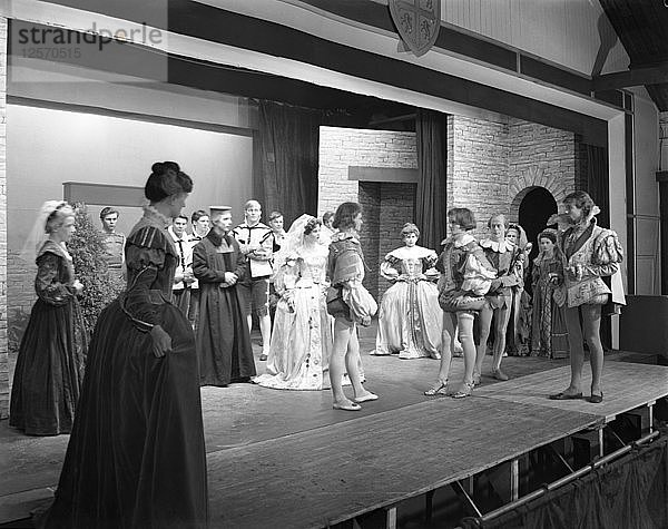 Inszenierung von Shakespeares Zwölfter Nacht  Worksop College  Derbyshire  1960. Künstler: Michael Walters