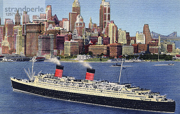 Das Linienschiff Queen Elizabeth läuft im Hafen von New York ein  USA  1951. Künstler: Unbekannt