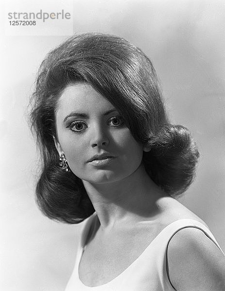 Porträt eines Models  1964. Künstler: Michael Walters