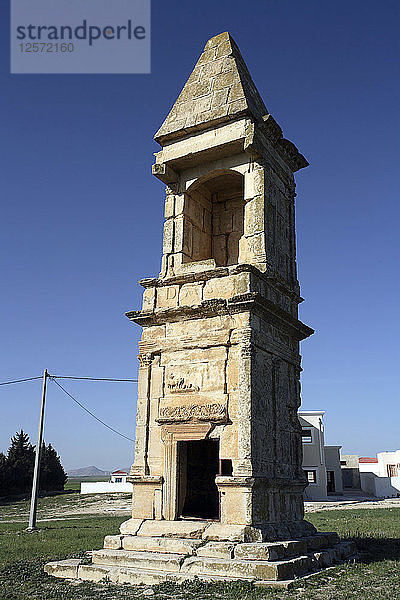 Das Mausoleum der Julii  Maktar  Tunesien. Künstler: Samuel Magal