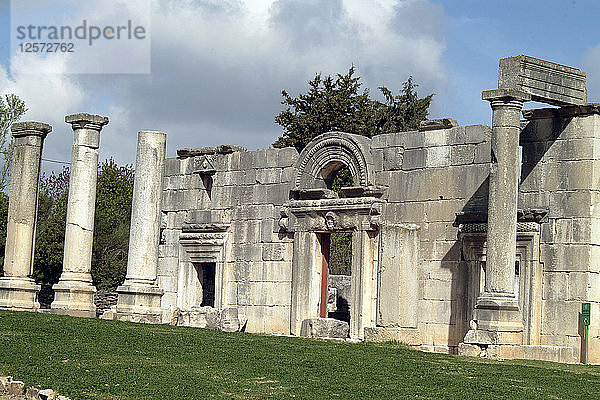 Die Synagoge in Kefar Biram  Israel. Künstler: Samuel Magal