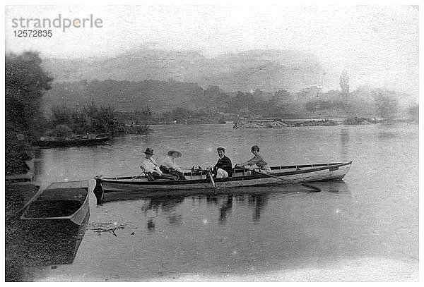 Rudern auf einem See  um 1900-1919(?). Künstler: Unbekannt