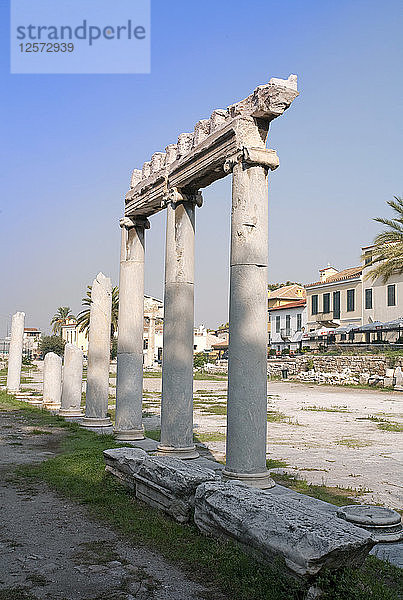 Ein Säulengang in der römischen Agora von Athen  Griechenland. Künstler: Samuel Magal