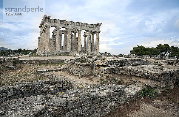Der Tempel von Aphaea  Aegina  Griechenland. Künstler: Samuel Magal