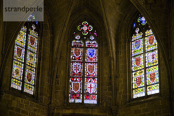 Buntglasfenster in der Kapelle Santa Agata  Barcelona  Spanien  2007. Künstler: Samuel Magal
