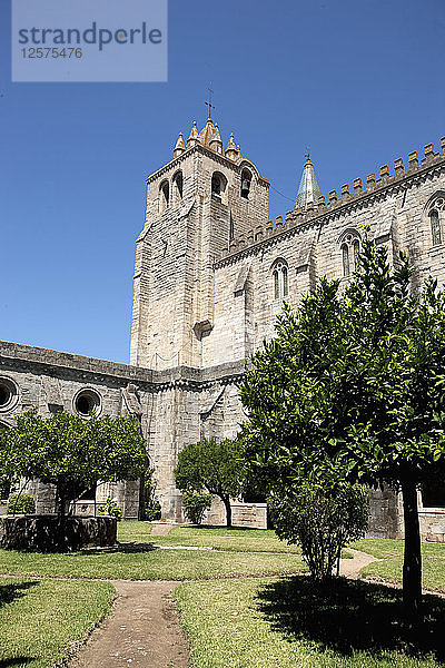 Die Kathedrale von Evora  Portugal  2009. Künstler: Samuel Magal