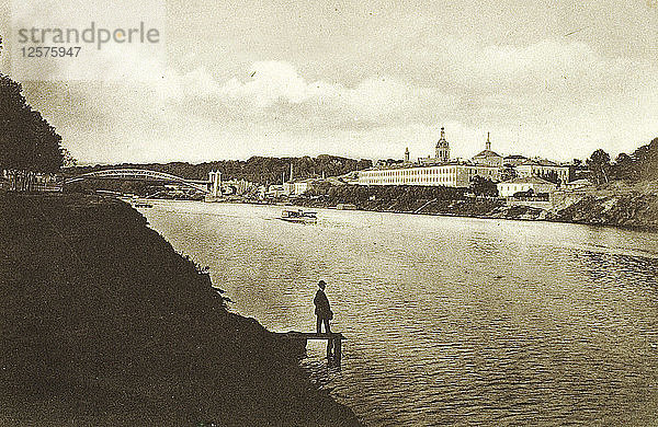 Eisenbahnbrücke und Novodevichy-Kloster (Neues Jungfrauenkloster)  Moskau  Russland  1910er Jahre. Künstler: Unbekannt