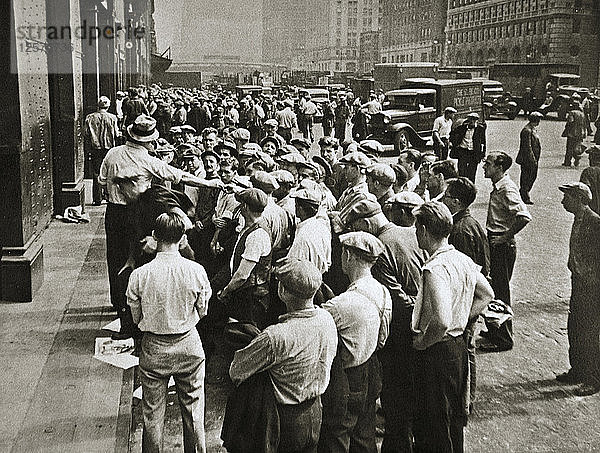 Langarbeiter  die von einem Chef ausgesucht werden  New York  USA  1920er oder 1930er Jahre. Künstler: Unbekannt