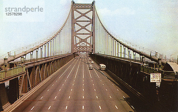 Brücke über den Delaware River zwischen Pennsylvania und New Jersey  USA  1953. Künstler: Unbekannt