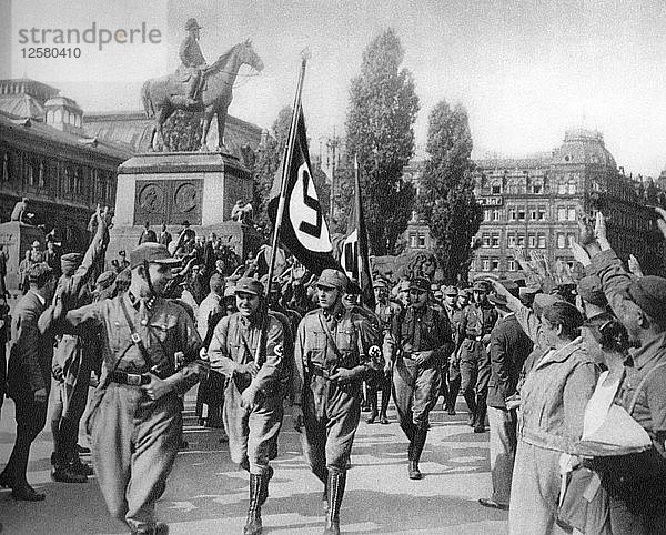 Nazis marschieren durch Nürnberg  Deutschland  1929. Künstler: Unbekannt