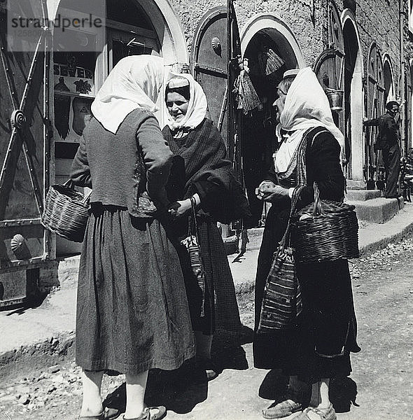Dalmatinische Frauen in Trebinje  Bosnien und Herzegowina  Jugoslawien  1939. Künstler: Unbekannt