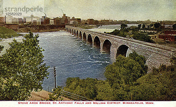 Steinbogenbrücke  St. Anthony Falls und das Mühlviertel  Minneapolis  Minnesota  USA  1915. Künstler: Unbekannt