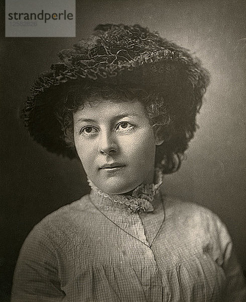 Adela Measor  irische Schauspielerin  1882. Künstlerin: London Stereoscopic & Photographic Co