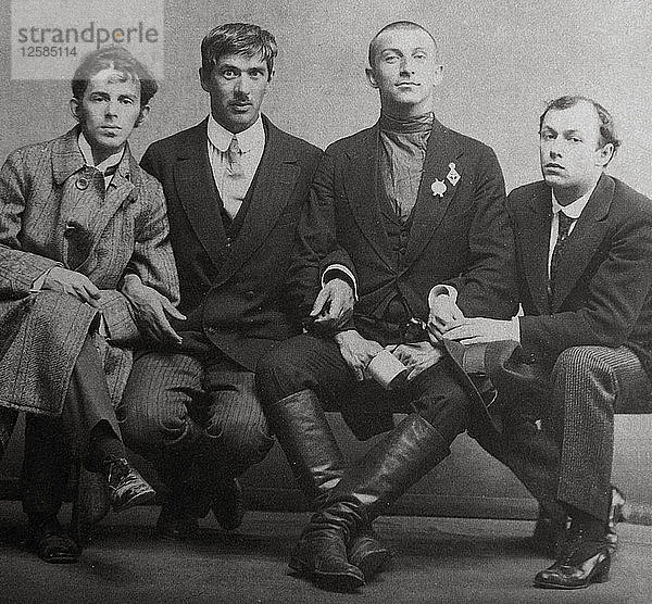 Osip Mandelstam  Korney Chukovsky  Benedikt Livshits und Yury Annenkov  1914. Künstler: Karl Karlovich Bulla