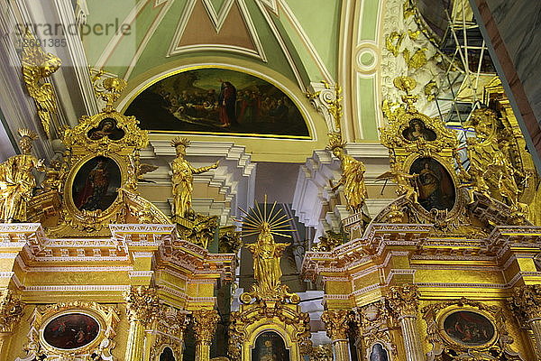 Oberer Teil der Ikonostase  Peter-und-Paul-Kathedrale  St. Petersburg  Russland  2011. Künstler: Sheldon Marshall