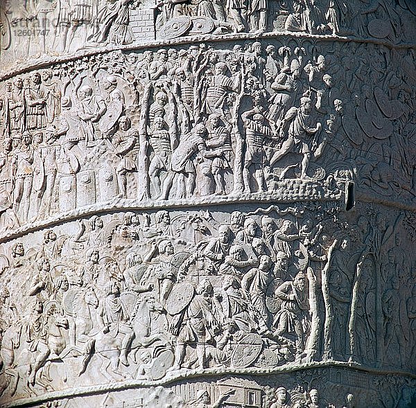 Szene aus der Trajansäule  personifizierter Tiber und Pontonbrücke  2. Jahrhundert. Künstler: Unbekannt