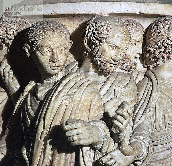 Römischer Sarkophag  möglicherweise des römischen Kaisers Gordian II  3. Jahrhundert v. Chr. Künstler: Unbekannt