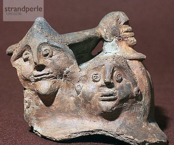 Romanisch-keltischer Topf mit menschlichen Köpfen  3. Jahrhundert. Künstler: Unbekannt