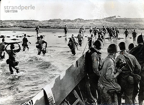 Landung von US-Marines in der Bucht von Tokio  Japan  30. August 1945. Künstler: Unbekannt