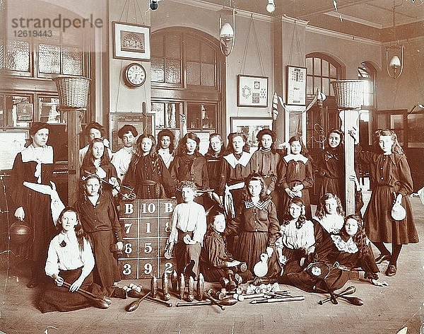 Mitglieder des Mädchensportvereins  Cromer Street School/Argyle School  St Pancras  London  1906. Künstler: Unbekannt.