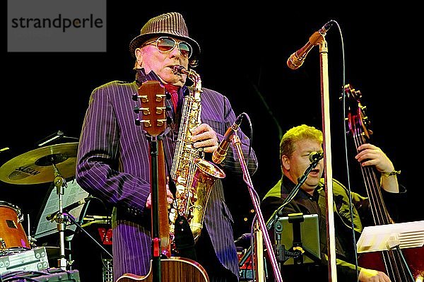 Van Morrison  Love Supreme Jazz Festival  Glynde Place  East Sussex  2015. Künstler: Brian OConnor.